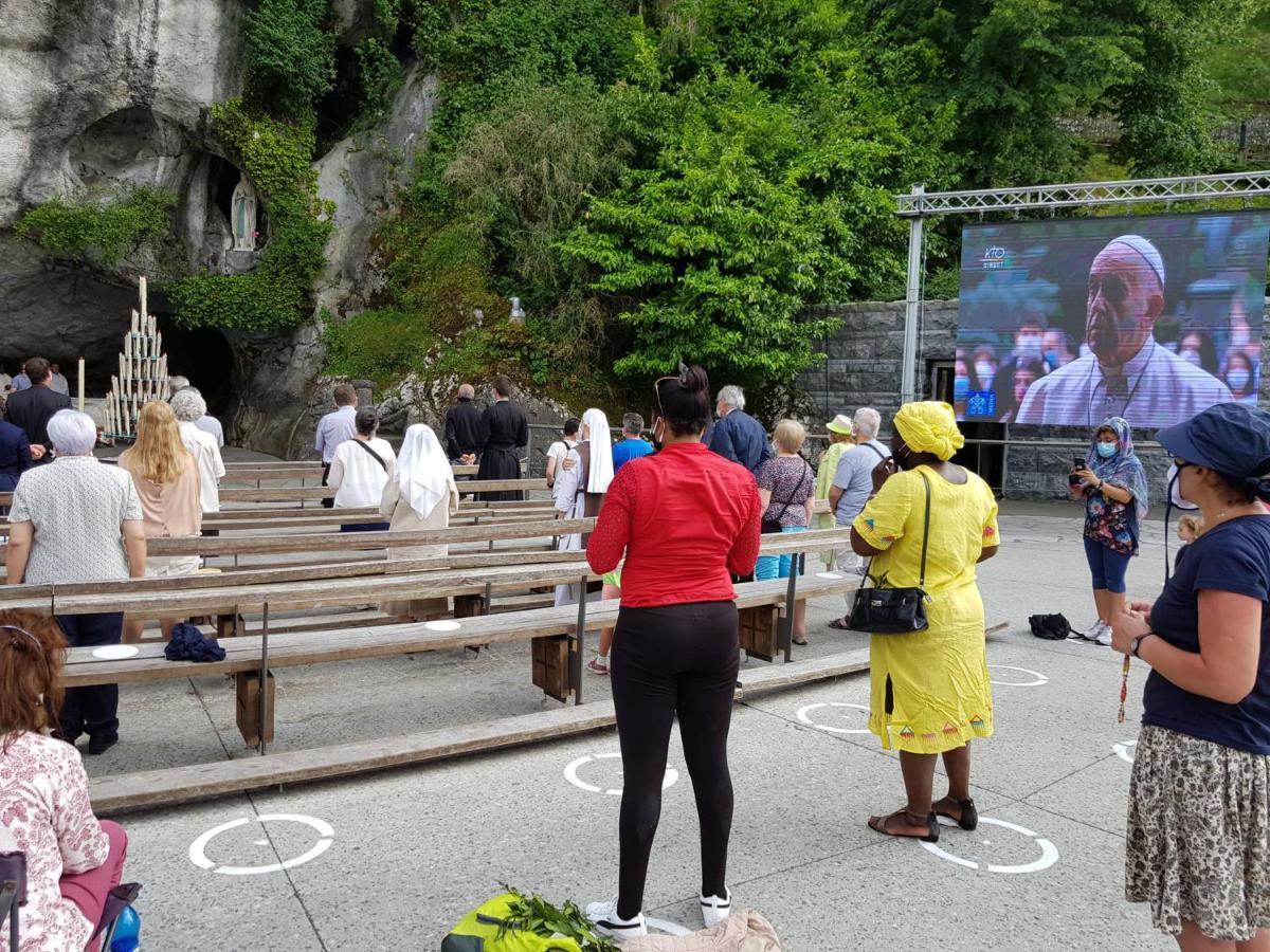 Villa Bigorra Lourdes Centre Le Sanctuaire La Grotte , Parking المظهر الخارجي الصورة
